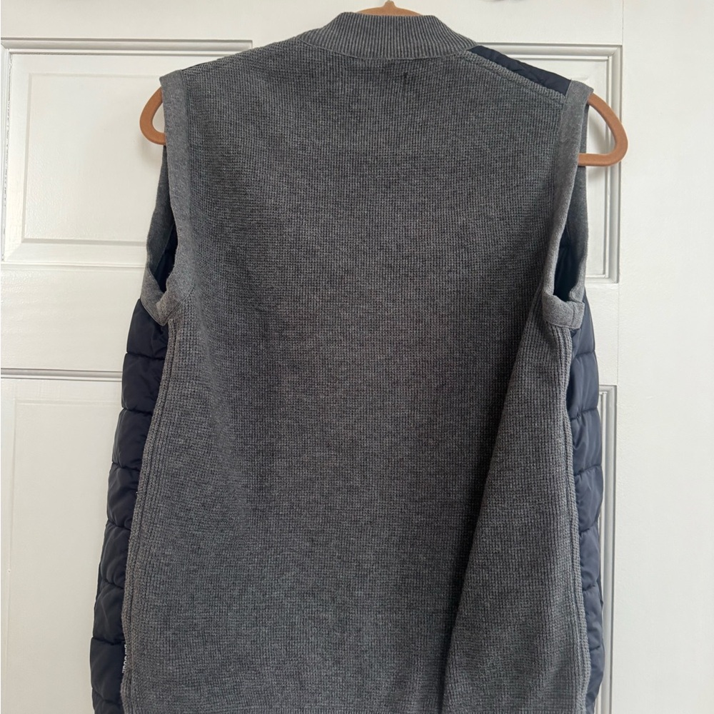 Barbour Quilted Knit Vest Gray & Navy | Men’s Small | Hybrid Vest - Picture 3 of 4
